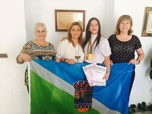 La alcaldesa de Viator recibe Ana Domínguez tras proclamarse bicampeona del mundo de Kick Boxing y Full Contact