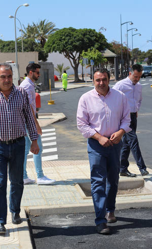 El Alcalde de La Mojonera visita las obras de urbanización