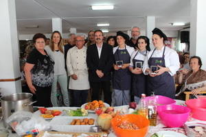 El Centro de Participación Activa de Personas Mayores de Huércal-Overa acoge el taller ‘Fruitart’