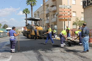 Colocados nuevos resaltos en las principales vías de Gádor para reducir la velocidad