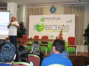 Un centenar de agricultores y técnicos disfruta de la primera conferencia de I Love Bichos, nuestra Revolución Verde