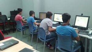 Alumnos del centro de menores inmigrantes de Huércal Overa se forman en Iniciación a la Informática e Internet