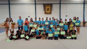 Clausura del curso de la Escuela Municipal de Gimnasia Rítmica en Cuevas