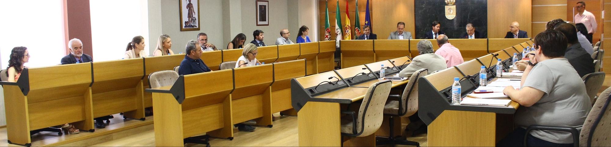 El Ayuntamiento de El Ejido tendrá más comisiones informativas para dar más participación a la oposición según el alcalde