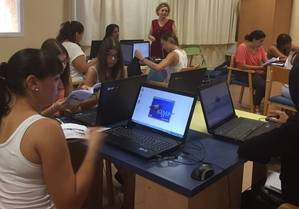 El Centro de la Mujer de Vícar apoya un proyecto para fomentar la participación de las mujeres jóvenes en las asociaciones