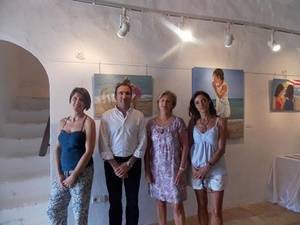 Pilar Peciña presenta su obra “Recuerdos del Verano” en el Castillo de Villaricos