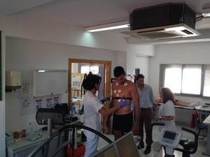 El Centro Andaluz de Medicina del Deporte en Almería realiza un reconocimiento a la UD Almería