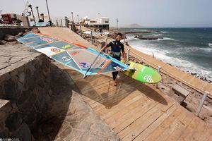 Víctor Fernández comienza el mundial PWA de Windsurf extremo en Gran Canaria