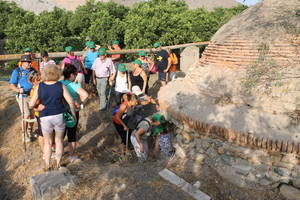 Un centenar de senderistas recorren en Gádor la “Ruta del Agua”