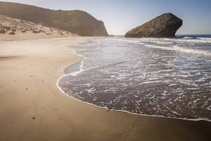 El frente litoral de Níjar, uno de los más populares del destino ‘Costa de Almería’