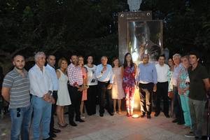 Huércal-Overa rinde homenaje a Adolfo Suárez con el descubrimiento de un monolito en el parque que lleva su nombre