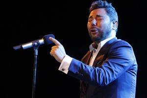 Miguel Poveda puso en pie al Festival Flamenco con un recital de casi tres horas