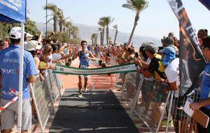 Pablo Salmerón y Virginia Vilches ganan el IV Triatlón del Sol