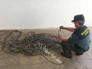 Detenido un joven acusado de sustraer todo el cableado de cobre de un parque en Arboleas