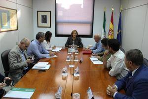 Carmen Ortiz recoge las principales demandas de Feragua para seguir impulsando el regadío andaluz