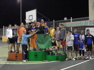 “Los Burlaos”, campeones del Torneo previo de Feria de Baloncesto 3x3