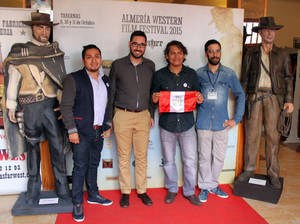 Gran afluencia de público en el estreno de “Pueblo Viejo” en Almería Western Film Festival