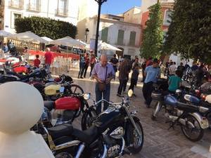 Medio centenar de motos clásicas se dan cita en Cuevas