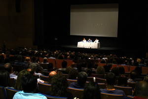 El juez Calatayud desgrana la nueva Ley del Menor ante un auditorio de cerca de un millar de padres del municipio de El Ejido