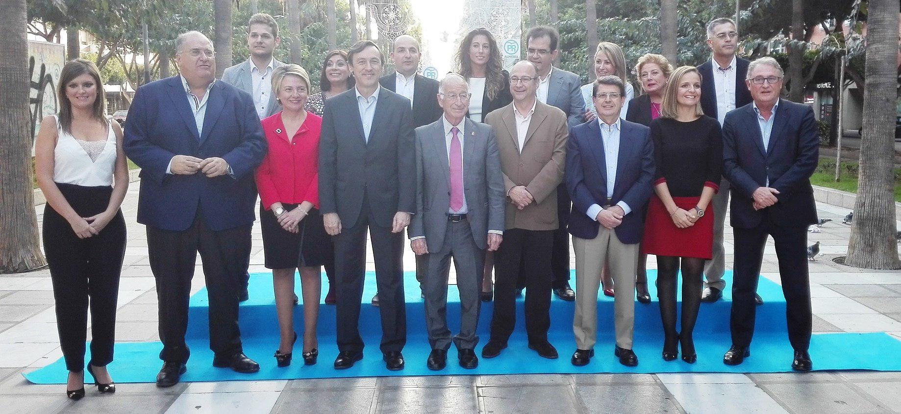 El PP presenta a sus candidatos y pide a los almerienses su apoyo para “consolidar el cambio positivo”