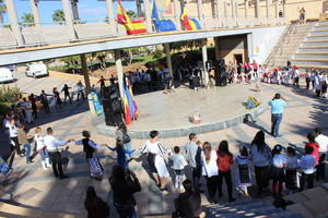 Roquetas recibe a rumanos de toda la provincia en la celebración del Día de Rumanía