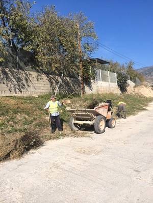 Los trabajadores del PFEA intervendrán en varios caminos de Berja