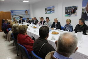 El PP explica en Roquetas sus propuestas sobre familia y tradición a las Cofradías