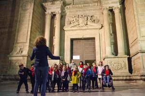 Niños cantaron como los ángeles villancicos por las plazas y parques de Almería