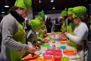 Más de treinta niños participan en taller infantil culinario de ‘El Gusto de la Navidad’