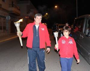 El Ejido celebra San Antón con las tradicionales hogueras