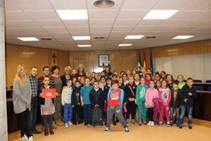 Los alumnos del CEIP Posidonia visitan el Ayuntamiento de Roquetas