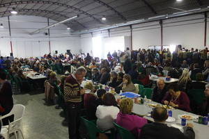 Santa María del Águila celebra la Matanza con una comida popular