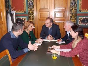 El Alcalde se reúne con los diputados socialistas y les pide que se ponga en servicio la desaladora del Bajo Almanzora