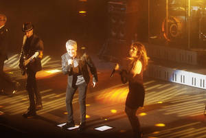 Sergio Dalma desgrana en dos horas de concierto sus grandes éxitos en el Teatro Auditorio de Roquetas