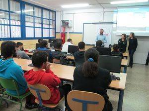 La Junta fomenta la actitud emprendedora entre alumnos de Formación Profesional del IES Aguadulce