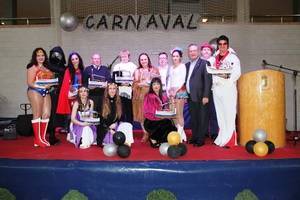 Los grupos de baile de Roquetas de Mar celebraron su cena de carnaval