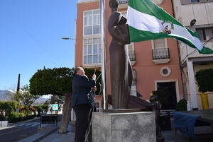 Gádor celebra con izado de la bandera, música y bailes típicos el Día de Andalucía