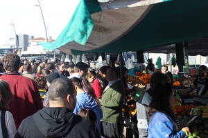 Aumento de afluencia y ventas en el Mercadillo de Roquetas de Mar