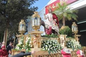 Emotivo Domingo de Ramos en Pulpí con la primera salida del Stmo. Cristo de la Victoria en su Entrada Triunfal en Jerusalén, La Borriquita