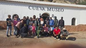 El Ayuntamiento de Cuevas enseña el pueblo a sus inmigrantes