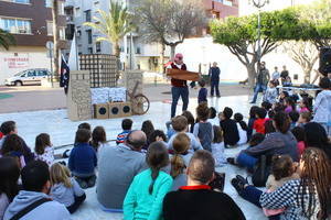 El teatro toma El Ejido para festejar su gran día con una obra cargada de aventuras para los más pequeños