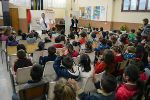 Los niños aprenden a respetar a los demás con la historia de ‘Toni Pepperoni’ en las bibliotecas municipales