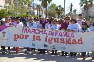 Más 300 personas participan en la III Marcha en Familia por la Igualdad, organizada por el CMIM de Vícar