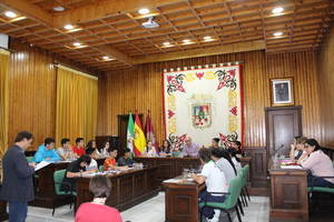 Alumnos de 4º de la ESO del Cura Valera aprenden como funciona el Ayuntamiento de Huércal Overa