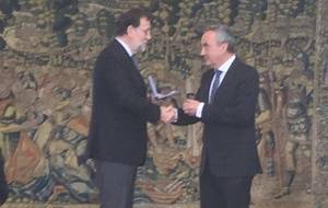 Rajoy entrega a Cosentino la medalla al Mérito en el Trabajo