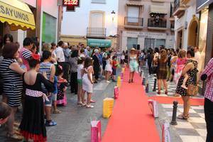 La Noche en Blanco de Berja llena de gente calles y comercios