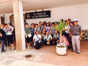 Los cuevanos realizan la Ruta del Vino en su viaje a Fondón y Laujar