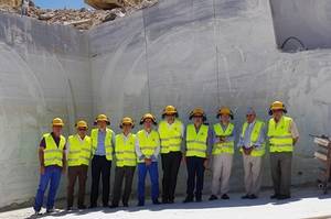 Presidente de Cajamar visita la Asociación de Empresarios del Mármol de Andalucía en Macael