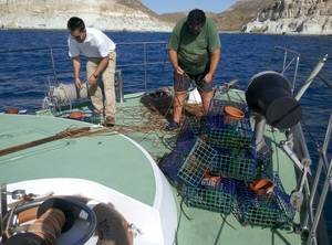 Agentes de Medio Ambiente decomisan artes de pesca prohibidas en el Parque Natural Cabo de Gata-Níjar