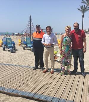 Las playas roqueteras incrementan las infraestructuras y servicios para personas con movilidad reducida